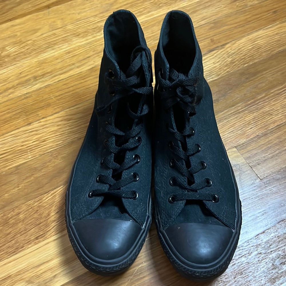 Like new all Black Converse high tops sz10-men
